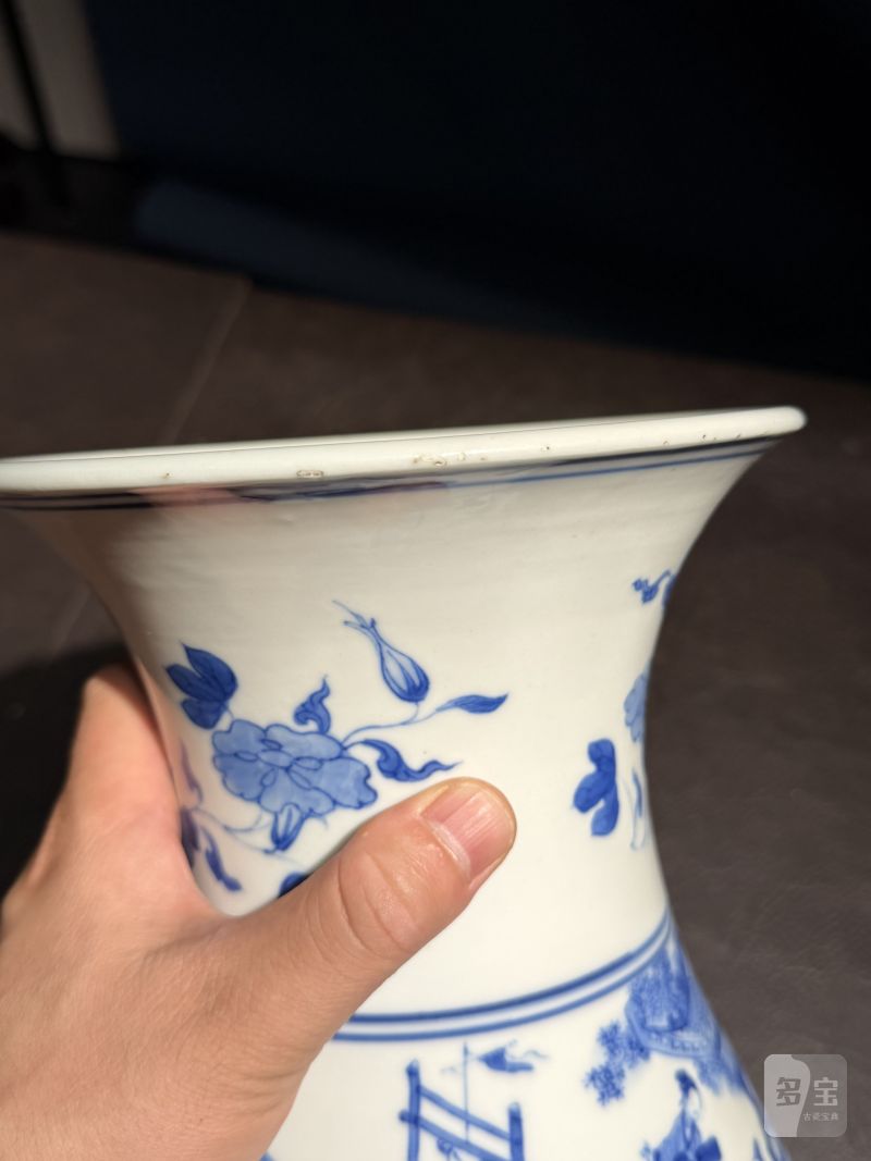 清康熙 青花庭院“杨柳荡千”图琵琶尊 - 图21